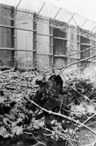 01069 Prints: British troops patrolling the Berlin Wall between East and West Germany