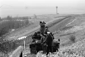 01069 Prints: British troops patrolling the Berlin Wall between East and West Germany