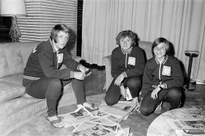 01502 Prints: The British Womens football team in Mexico City for the Womens World Cup