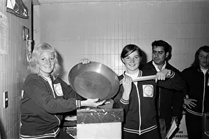 01502 Prints: The British Womens football team in Mexico City for the Womens World Cup