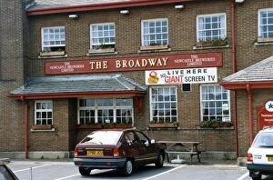 01492 Collection: The Broadway Pub, Whitley Bay. 18th July 1994