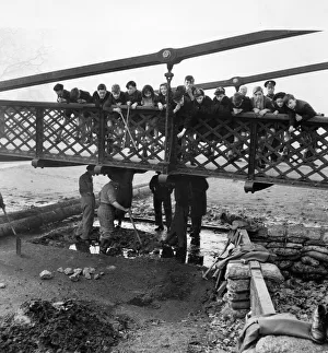 Brtitish Army soldiers of the Royal Engineers undertake a bomb disposal at St James Park