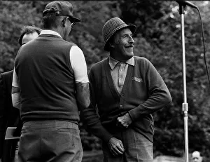 00504 Prints: Bruce Forsyth entertainer adjusts his trouser zip at pro celebrity golf day in front of
