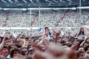 00756 Prints: Bruce Springsteen, in concert on his Tunnel of Love Express Tour, Wembley Stadium, London