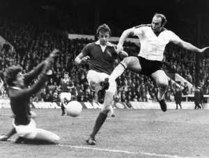 Bryan Robson (right) scores Sunderlands 2nd goal past Charlton goalkeeper Graham Tutt