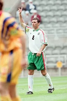 Images Dated 13th June 1996: Bulgaria 1-0 Romania, Euro 1996 Group B match at St James Park, Newcastle