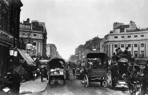 01141 Prints: Busy scene in Central London showing the traffic at Oxford Circus, 1882
