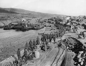 Battles And Campaigns Prints: A busy scene on West Beach, Suvla Point two days prior to the evacuation of Gallipoli