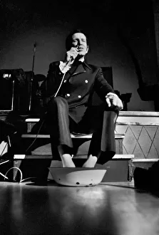 Cabaret artist and Britains top singing coach Bob Anthony is performing a non-stop