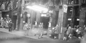 01068 Collection: Cafe Monico, Lounge Bar, Shaftesbury Avenue, Soho, West London, 9th May 1956