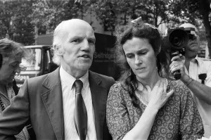 01082 Prints: Campaigner Victoria Gillick leaving the High Court with her husband Gordon Gillick after
