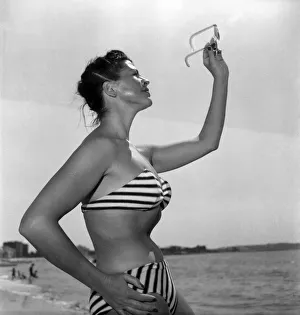 00009 Prints: Cannes film Festival 1953 Actress Charlotte Laing D3118-025