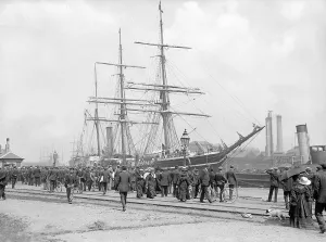 Core81 Prints: Captain Robert Scott Antarctica Expedition - Preparing the Terra Nova at Cardiff