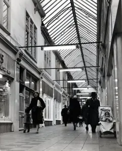 00667 Prints: Cardiff - Arcades - Wyndham Arcade - 10th December 1962 - Western Mail and Echo Ltd