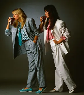 Carol Smillie fashion model 1987 two models wearing mens suits drinking pint