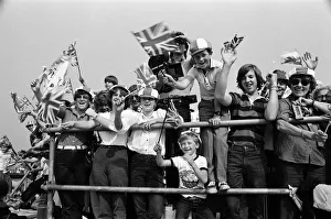 01278 Prints: The carrier HMS Invincible sailed home from the Falklands to a tumultuous welcome