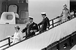 01278 Prints: The carrier HMS Invincible sailed home from the Falklands to a tumultuous welcome