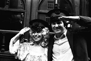 00473 Prints: Carry-on actress Barbara Windsor with local comedian Spike Rawlings outside the Threatre