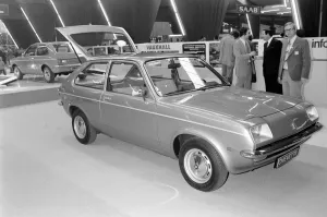 Shows Prints: Cars / Motoring / Driving: Vauxhall Chevette at the Geneva Motor Show