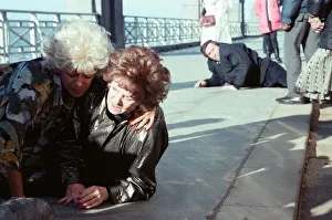01022 Prints: The cast of Coronation Street filming scenes for death of Alan Bradley