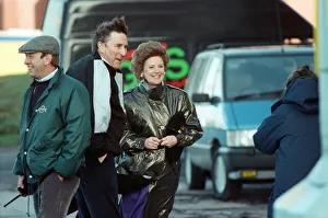 01022 Prints: The cast of Coronation Street filming scenes for death of Alan Bradley