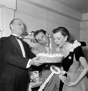 00010 Prints: The cast of Call me Madam'at the Coliseum, London. August 1952 C4003 001