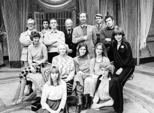 00055 Prints: The cast of Oscar Wildes play An Ideal Husband at the Sunderland Empire