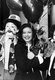 Catherine Zeta Jones Actress Lasunches The Charity Jam And Bread