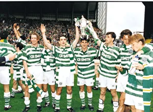 Celtic players with Scottish Cup Paul McStay Football Scottish Cup Final 1995 Celtic v