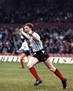00478 Prints: Celtic versus Dunfermline December 1990 sport football action DAvie Moyes