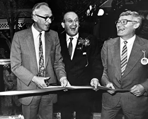 Councillor Prints: Champagne was flowing and the smiles were glowing when the MetroCentre celebrated its