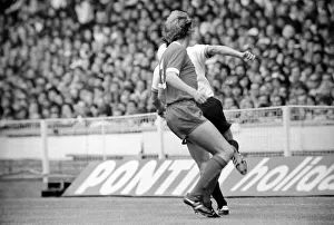 Charity Shield: Manchester United v. Liverpool F. C. August 1977 77-04358-036
