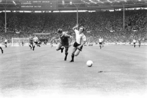 Charity Shield: Manchester United v. Liverpool F. C. August 1977 77-04358-046