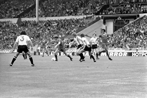 Charity Shield: Manchester United v. Liverpool F. C. August 1977 77-04358-019