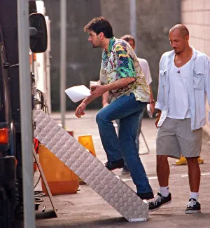 Movie Prints: CHARLIE SHEEN FILMING AT CLYDEBANK TOWN HALL JULY 1997 NEAR GLASGOW WITH CUP OF