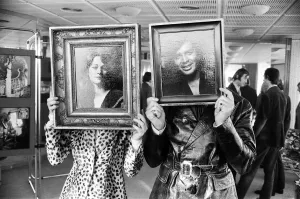 01371 Prints: Charlotte Rampling and Engelbert Humperdinck with their portraits at a celebrity portrait