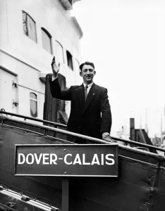 00571 Prints: Former Charlton Athletic footballer Eddie Firmani waves goodbye as he boards his ship
