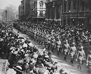 Cheering crowds greet World War One ANZAC soldiers as they march through London
