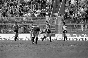 Chelsea 1 v. Newcastle 1. Division One Football United. April 1986 LF19-10-041