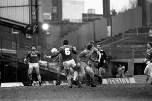00259 Prints: Chelsea 2 v. Leicester 2. Division One Football February 1986 LF18-04-009