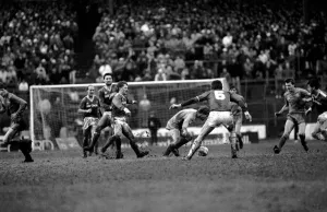 Chelsea 2 v. Leicester 2. Division One Football February 1986 LF18-04-021