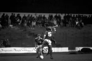 Chelsea 2 v. Leicester 2. Division One Football February 1986 LF18-04-034