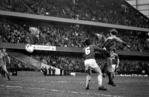 00259 Prints: Chelsea 2 v. Leicester 2. Division One Football February 1986 LF18-04-038