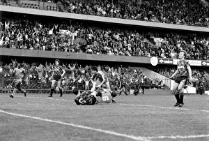 Chelsea 2 v. Manchester City 1. Division One Football. October 1986 LF20-09-018