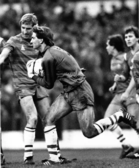 Chelsea v. Manchester United. Chelsea goalkeeper Eddie Niedzwiecki in action