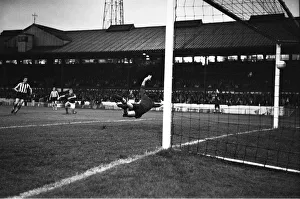 00392 Prints: Chelsea v Southampton, League match at Stamford Bridge, Monday 10th September 1962