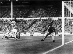 Goal Keeper Prints: Chelsea v Stoke City 1972 League Cup Final Terry Conroy scores Stoke