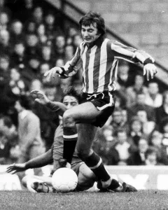 01133 Prints: Chelsea v Stoke City October 1974 Alan Hudson of Stoke in action