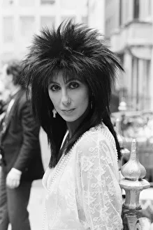 01398 Prints: Cher, American singer and actress, in London for the premiere of her new film, Mask
