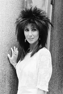 01398 Prints: Cher, American singer and actress, in London for the premiere of her new film, Mask